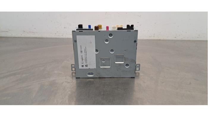 Używane Modul radiowy Landrover Defender II 110 3.0 D300 MHEV Cena € 998,25 Z VAT oferowane przez Autohandel Didier