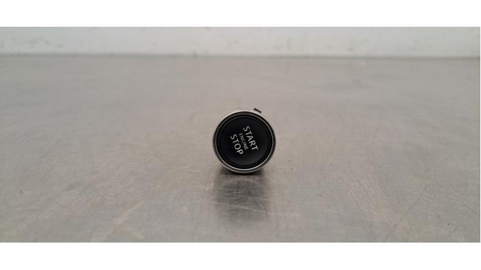 Używane Przelacznik Start/Stop Landrover Defender II 110 3.0 D300 MHEV Cena € 24,20 Z VAT oferowane przez Autohandel Didier