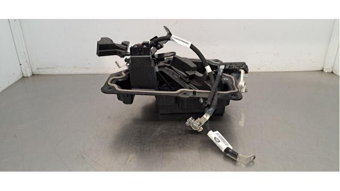 Begagnade Batterilåda Landrover Range Rover Sport (L1) 3.0 D300 Pris € 399,30 Inklusive moms erbjuds av Autohandel Didier
