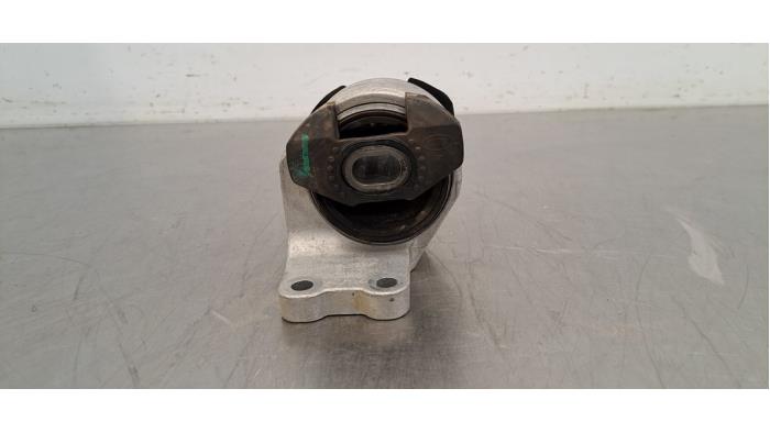 Used Engine mount Landrover Range Rover Sport (L1) 3.0 D300 Price € 48,40 Inclusive VAT offered by Autohandel Didier