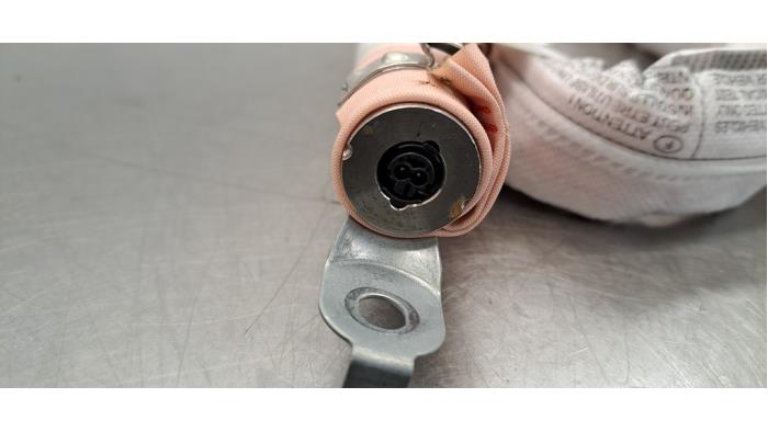 Takgardinairbag, höger från en Citroën C5 Aircross I (A4/AC/AJ/AR) 1.5 Blue HDi 130 16V 2024