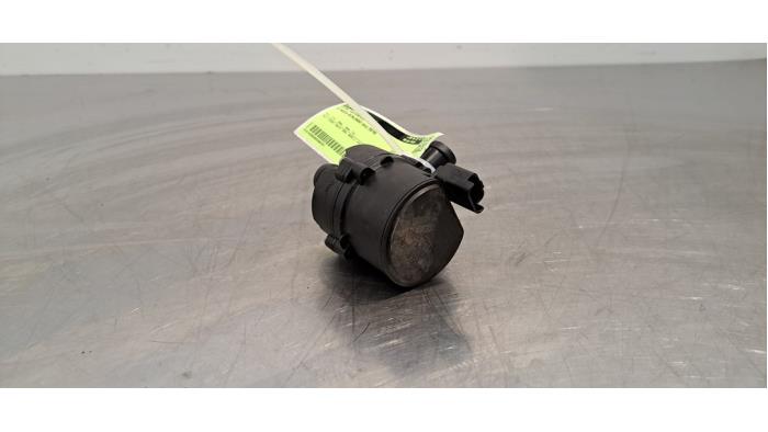 Begagnade Extra vattenpump Citroen Berlingo 1.6 BlueHDI 100 Pris € 24,20 Inklusive moms erbjuds av Autohandel Didier