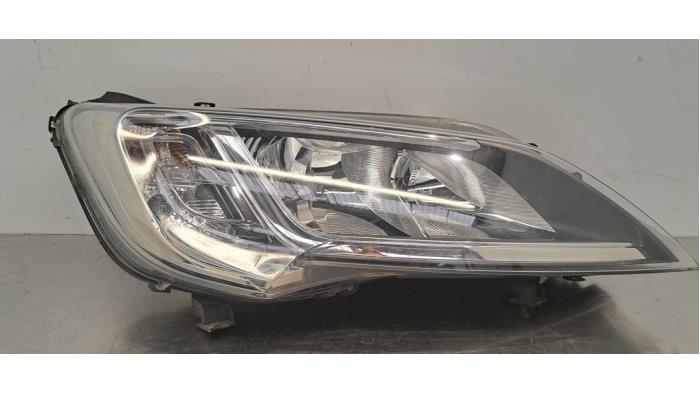 Używane Reflektor prawy Citroen Jumper (U9) 2.2 Blue HDi 140 Cena € 532,40 Z VAT oferowane przez Autohandel Didier