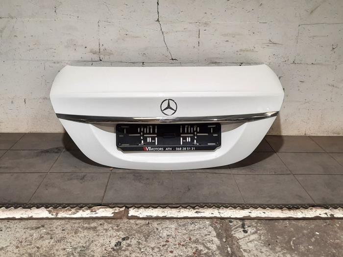 Begagnade Baklucka Mercedes C (W205) C-160 1.6 16V Pris € 363,00 Inklusive moms erbjuds av Autohandel Didier