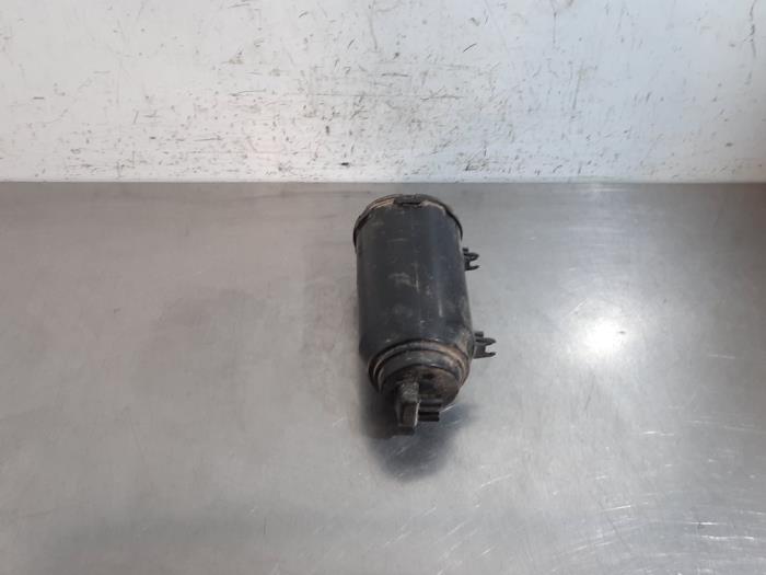 Fuel vapor canister
