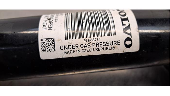 Front shock absorber, right Volvo V60 II 2.0 B3 16V Mild Hybrid ...