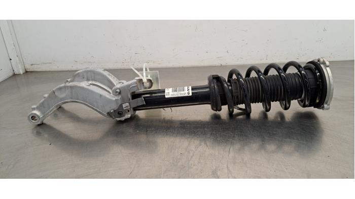 Front shock absorber, right Volvo V60 II 2.0 B3 16V Mild Hybrid ...