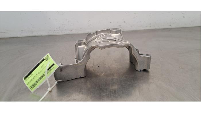 Usagé Support dynamo bas Volvo V60 II (ZW) 2.0 B3 16V Mild Hybrid Prix € 42,35 Prix TTC proposé par Autohandel Didier