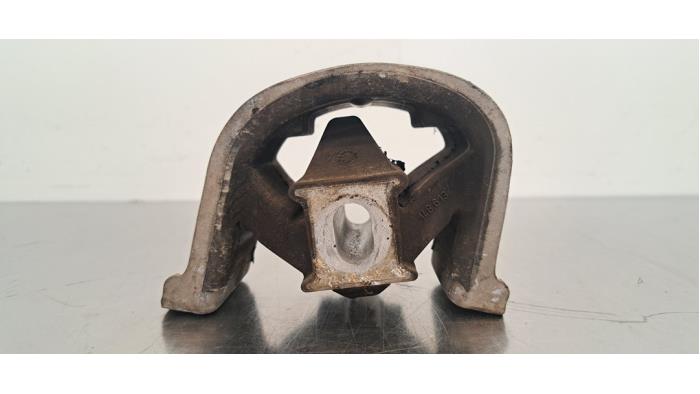 Used Engine mount Volkswagen Transporter T6 2.0 TDI Price € 24,20 Inclusive VAT offered by Autohandel Didier