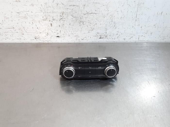 Begagnade Luftkonditionering, kontrollpanel Mercedes A (W176) 1.6 A-180 16V Pris € 96,80 Inklusive moms erbjuds av Autohandel Didier