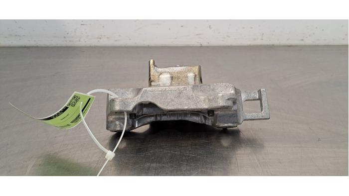 Used Engine mount Peugeot 3008 III 1.6 16V Plug-in Hybrid 195 Price € 30,25 Inclusive VAT offered by Autohandel Didier
