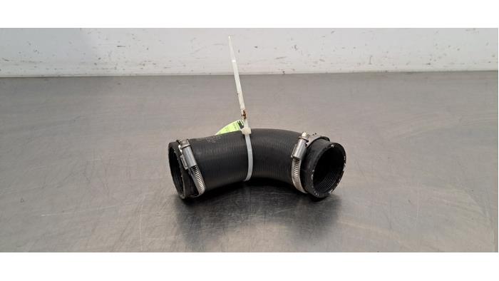 Gebrauchte Intercooler Schlauch Peugeot 3008 III 1.6 16V Plug-in Hybrid 195 Preis € 24,20 Mit Mehrwertsteuer angeboten von Autohandel Didier