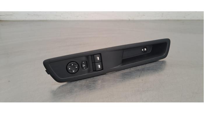 Usados Interruptor combinado de ventanillas Peugeot Expert (V1/VA/VB/VE/VF/VT/VY) 2.0 Blue HDi 180 16V Precio € 30,25 IVA incluido ofrecido por Autohandel Didier