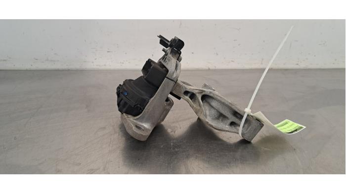Used Engine mount Renault Trafic (1FL/2FL/3FL/4FL) 1.6 dCi 95 Price € 30,25 Inclusive VAT offered by Autohandel Didier