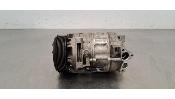 Usagé Pompe clim Renault Master III (FV) 2.3 dCi 145 16V FWD Prix € 102,85 Prix TTC proposé par Autohandel Didier