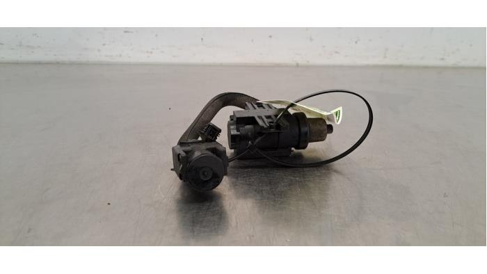 Usagé Régulateur pression turbo Renault Master III (FV) 2.3 dCi 145 16V FWD Prix € 18,15 Prix TTC proposé par Autohandel Didier