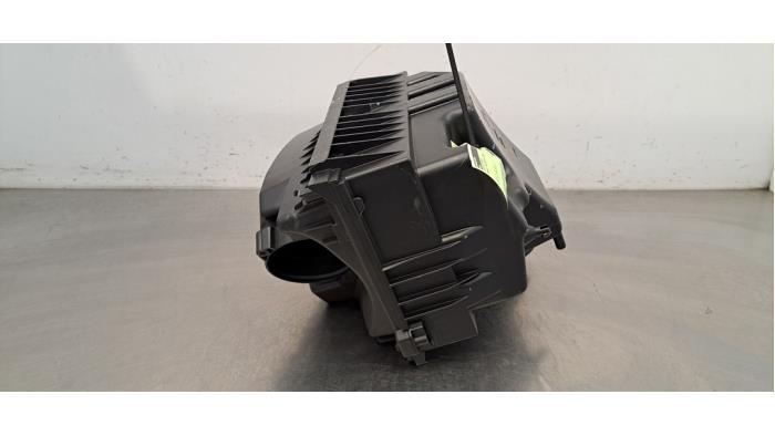 Gebrauchte Luftfiltergehäuse Renault Master III (FV) 2.3 Energy dCi 180 Twin Turbo 16V FWD Preis € 60,50 Mit Mehrwertsteuer angeboten von Autohandel Didier