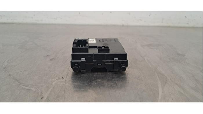 Używane Modul climatronic Mercedes V (447.8) 2.0 300d 16V 4-Matic Cena € 133,10 Z VAT oferowane przez Autohandel Didier
