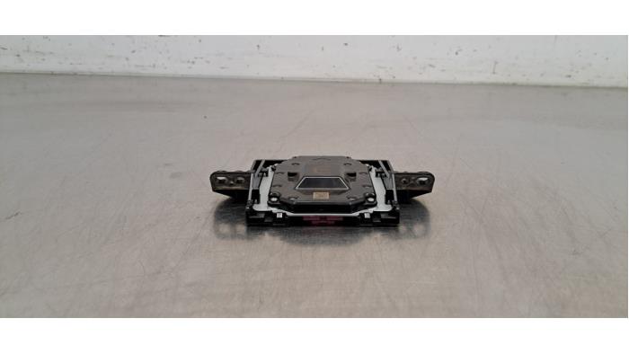 Używane Antena GPS Toyota RAV4 (A5) Cena € 96,80 Z VAT oferowane przez Autohandel Didier