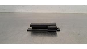 Usados Entrada sin llave-Antenne Landrover Range Rover Velar (LY) 3.0 D300 AWD Precio € 18,15 IVA incluido ofrecido por Autohandel Didier