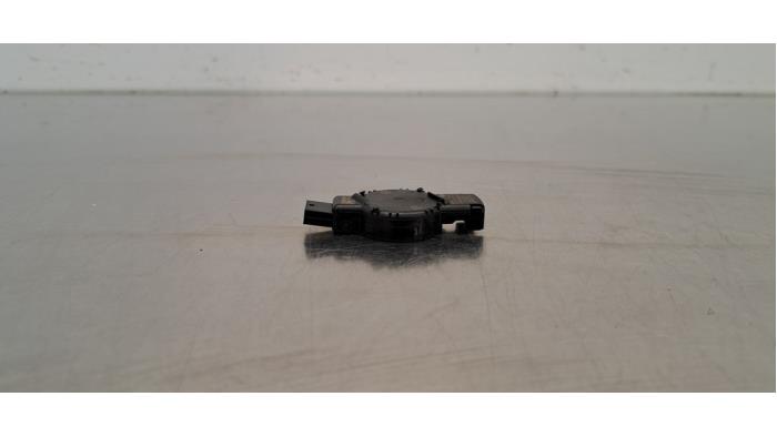 Begagnade Regnsensor BMW 2 serie Gran Tourer (F46) 216d 1.5 TwinPower Turbo 12V Pris € 24,20 Inklusive moms erbjuds av Autohandel Didier