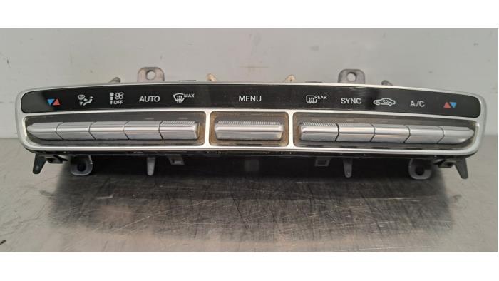 Usagé Commande chauffage Mercedes C (W205) C-220d 2.0 Turbo 16V Prix € 42,35 Prix TTC proposé par Autohandel Didier