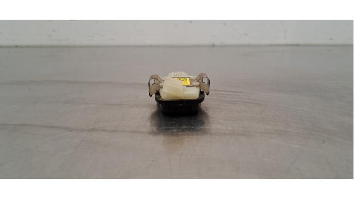 Begagnade Regnsensor Mercedes C (W205) C-220d 2.0 Turbo 16V Pris € 36,30 Inklusive moms erbjuds av Autohandel Didier