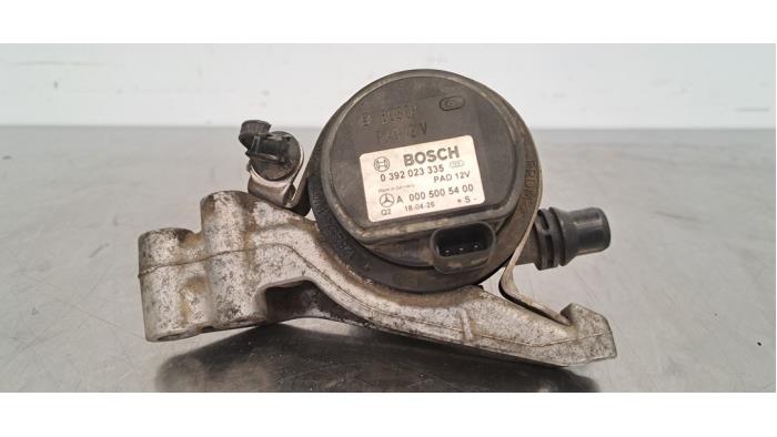Begagnade Extra vattenpump Mercedes C (W205) C-220d 2.0 Turbo 16V Pris € 60,50 Inklusive moms erbjuds av Autohandel Didier
