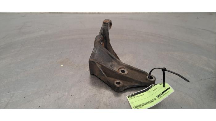 Engine mount from a Iveco New Daily VI 3.0 Natural Power 35C/S14, 40/50/65/70C14 2020
