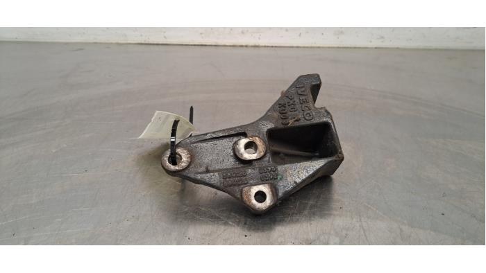 Used Engine mount Iveco New Daily VI 3.0 Natural Power 35C/S14, 40/50/65/70C14 Price € 48,40 Inclusive VAT offered by Autohandel Didier