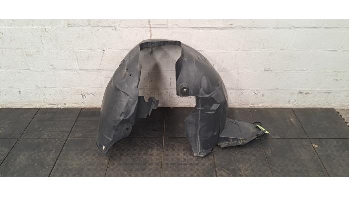 Używane Nadkole Peugeot Partner Tepee (7A/B/C/D/E/F/G/J/P/S) 1.6 HDI 92 Cena € 30,25 Z VAT oferowane przez Autohandel Didier