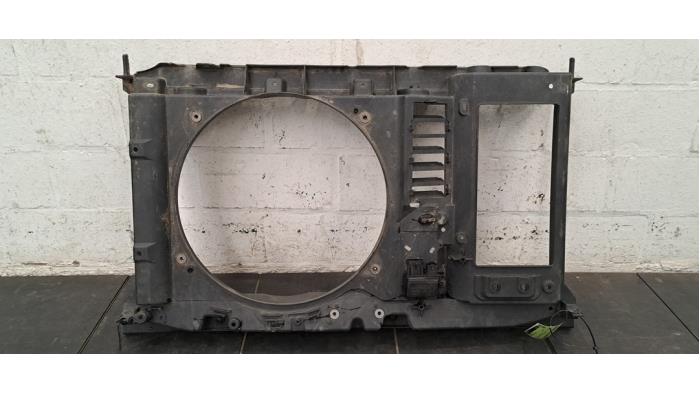 Begagnade Front Peugeot Partner Tepee (7A/B/C/D/E/F/G/J/P/S) 1.6 HDI 92 Pris € 96,80 Inklusive moms erbjuds av Autohandel Didier