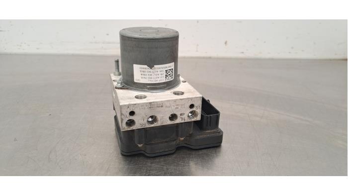 Begagnade ABS-pump Mercedes A (177.0) 1.3 A-200 Turbo 16V Pris € 163,35 Inklusive moms erbjuds av Autohandel Didier