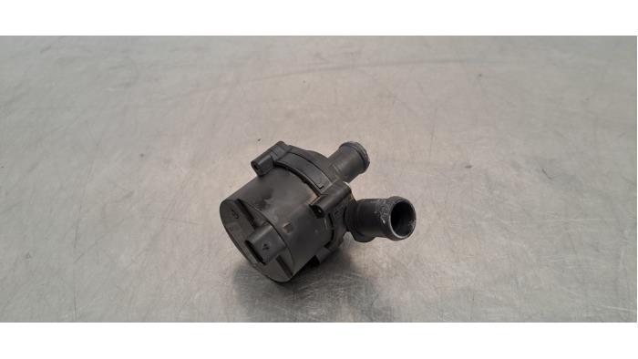 Begagnade Extra vattenpump Audi Q3 Sportback (F3N) 1.5 35 TFSI 16V Mild Hybrid Pris € 24,20 Inklusive moms erbjuds av Autohandel Didier