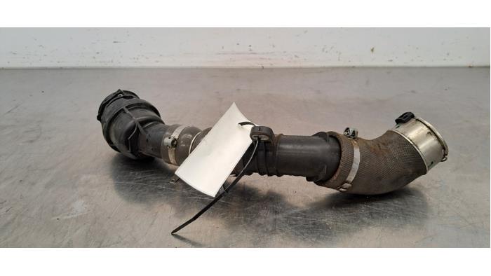 Gebrauchte Intercooler Rohr Renault Captur II (RJB) 1.5 Blue dCi 115 Preis € 60,50 Mit Mehrwertsteuer angeboten von Autohandel Didier