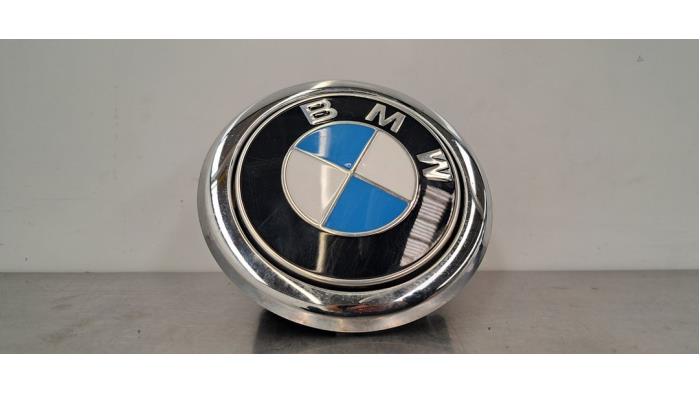 Używane Emblemat BMW X2 (F39) sDrive 18i 1.5 12V TwinPower Turbo Cena € 24,20 Z VAT oferowane przez Autohandel Didier