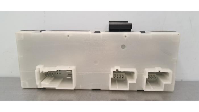 Używane Modul silnika tylnej klapy BMW X2 (F39) sDrive 18i 1.5 12V TwinPower Turbo Cena € 78,65 Z VAT oferowane przez Autohandel Didier