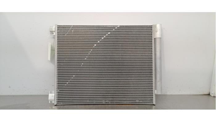Usagé Condenseur de climatisation Renault Scénic IV (RFAJ) 1.3 TCE 115 16V Prix € 133,10 Prix TTC proposé par Autohandel Didier