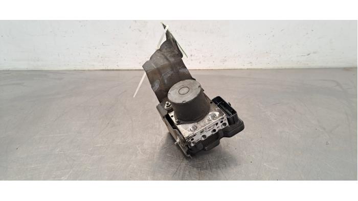 Begagnade ABS-pump Iveco New Daily VI 3.0 Natural Power 35C/S14, 40/50/65/70C14 Pris € 199,65 Inklusive moms erbjuds av Autohandel Didier