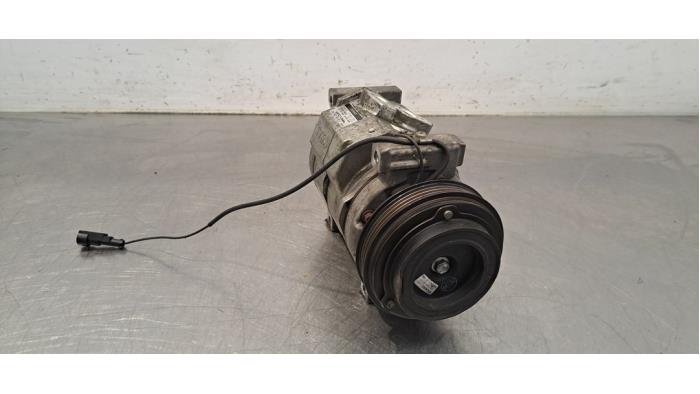 Usagé Compresseur de clim Iveco New Daily VI 3.0 Natural Power 35C/S14, 40/50/65/70C14 Prix € 133,10 Prix TTC proposé par Autohandel Didier