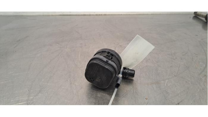 Begagnade Extra vattenpump Peugeot 3008 III e-3008 210 73 kWh Pris € 96,80 Inklusive moms erbjuds av Autohandel Didier