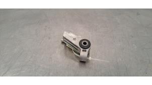 Usados Soporte (varios) Peugeot 3008 III e-3008 210 73 kWh Precio € 24,20 IVA incluido ofrecido por Autohandel Didier