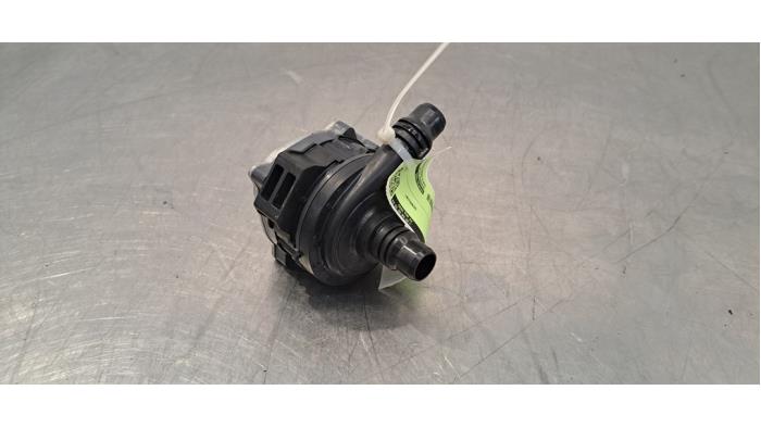 Extra vattenpump Peugeot 3008 III, 2023 e-3008 210 73 kWh, MPV, El, 157kW (213pk), FWD, ZKZ; ZK03, 2023-11, KCZKZ (Begagnad)
