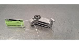 Usados Soporte (varios) Peugeot 3008 III e-3008 210 73 kWh Precio € 24,20 IVA incluido ofrecido por Autohandel Didier