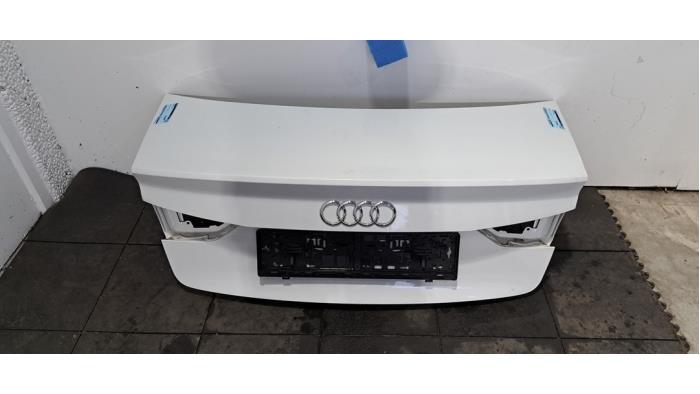 Używane Tylna klapa Audi A3 Limousine (8VS/8VM) 1.6 TDI 16V Cena € 459,80 Z VAT oferowane przez Autohandel Didier
