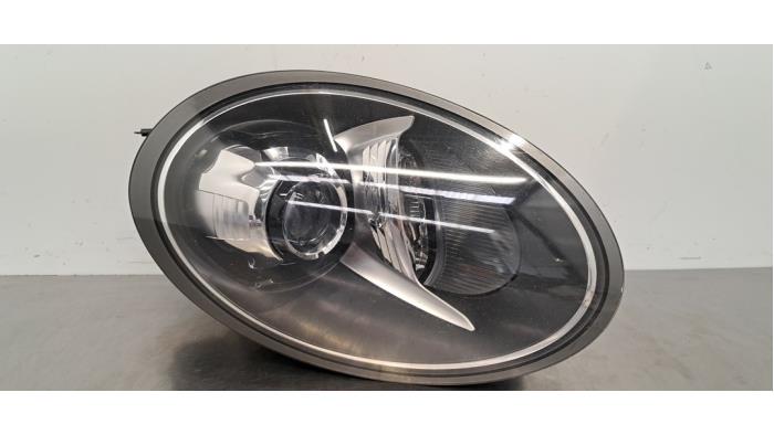 Używane Reflektor lewy Porsche 911 (991) 3.4 24V Carrera 4 Cena € 1.331,00 Z VAT oferowane przez Autohandel Didier