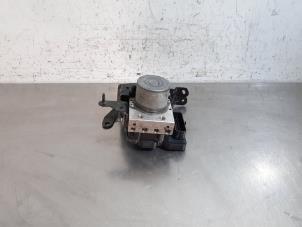 ABS-pump från en Renault Master III (EV/HV/UV/VA/VB/VD/VF/VG/VJ) 2.3 dCi 145 16V FWD 2022
