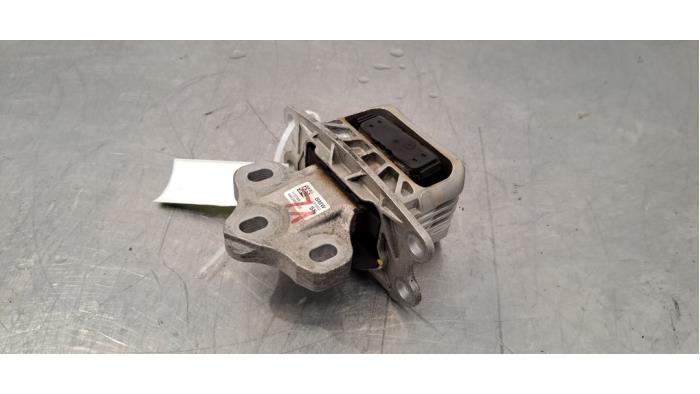 Used Engine mount Mini Mini (F56) 1.5 12V Cooper Price € 48,40 Inclusive VAT offered by Autohandel Didier