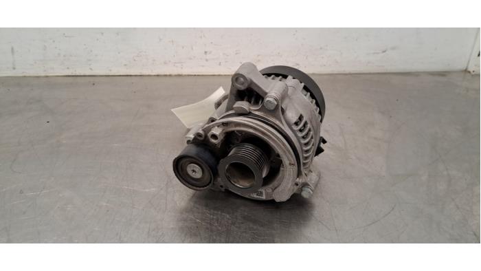 Begagnade Dynamo Mini Mini (F56) 1.5 12V Cooper Pris € 121,00 Inklusive moms erbjuds av Autohandel Didier
