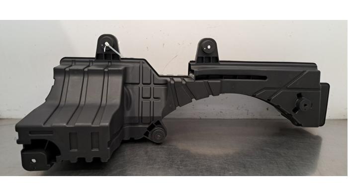 Używane Subwoofer Audi e-tron (GEN) 50 quattro Cena € 48,40 Z VAT oferowane przez Autohandel Didier